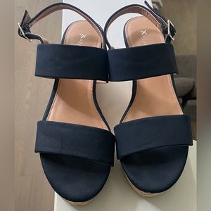 Xappel dress shoes. Size 9 1/2. navy blue